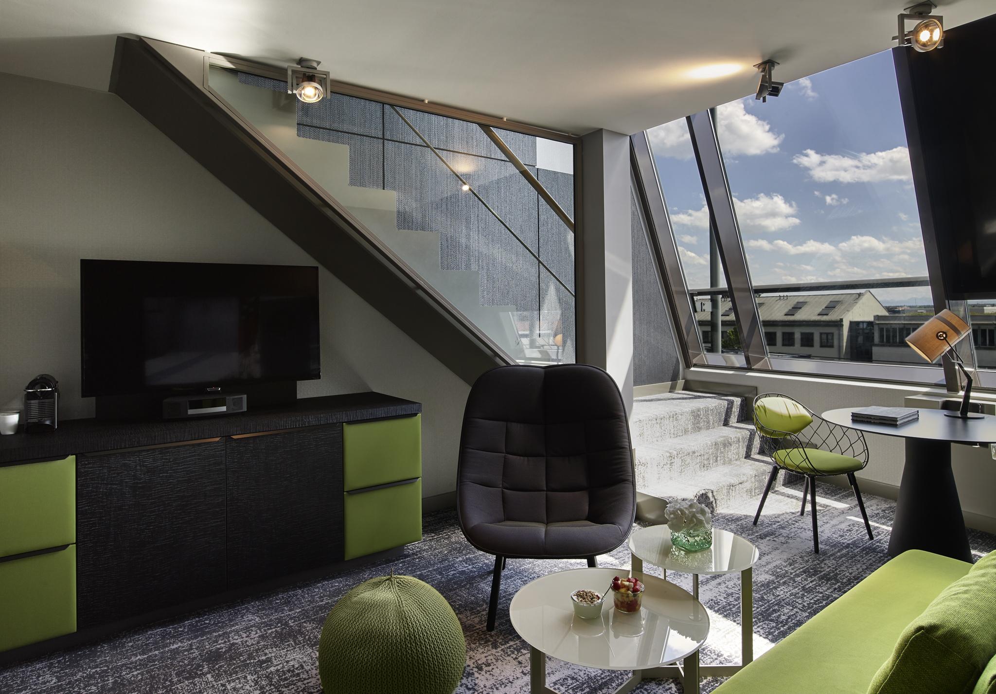Sofitel Munich Bayerpost Hotel Ngoại thất bức ảnh The interior of a typical apartment
