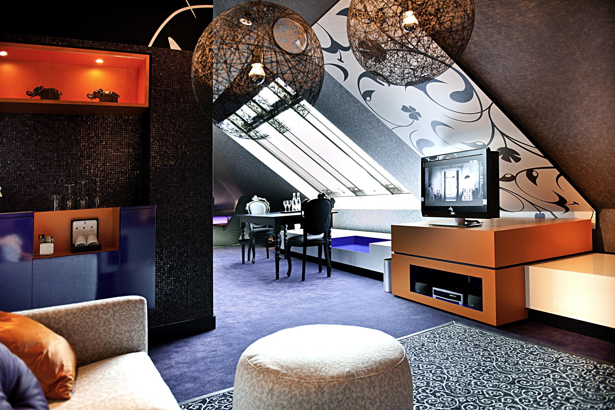Sofitel Munich Bayerpost Hotel Ngoại thất bức ảnh The interior of a suite at the Mandarin Oriental, Munich