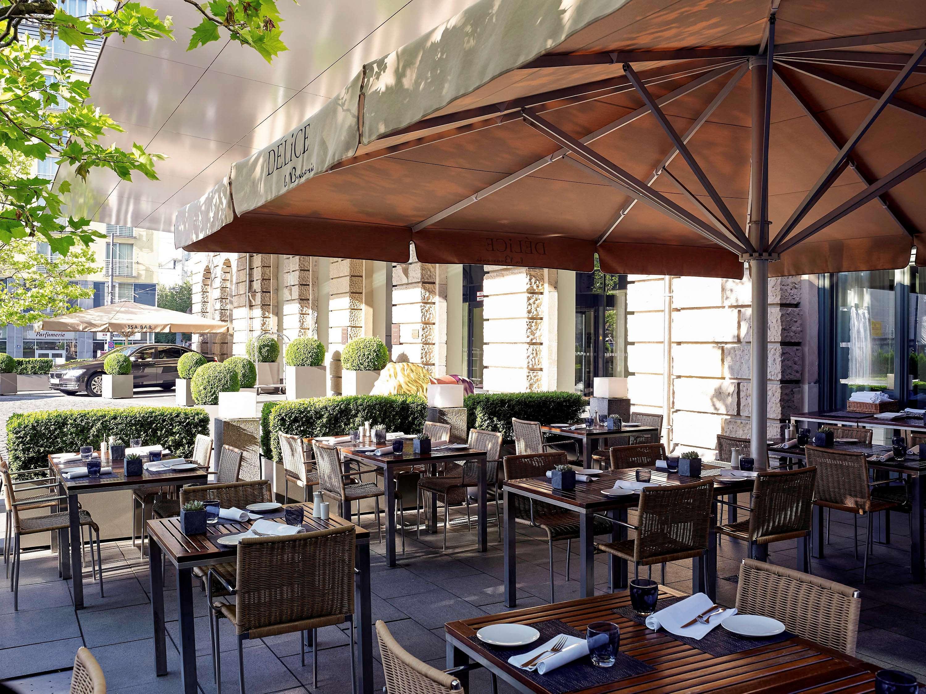 Sofitel Munich Bayerpost Hotel Ngoại thất bức ảnh The patio at the restaurant