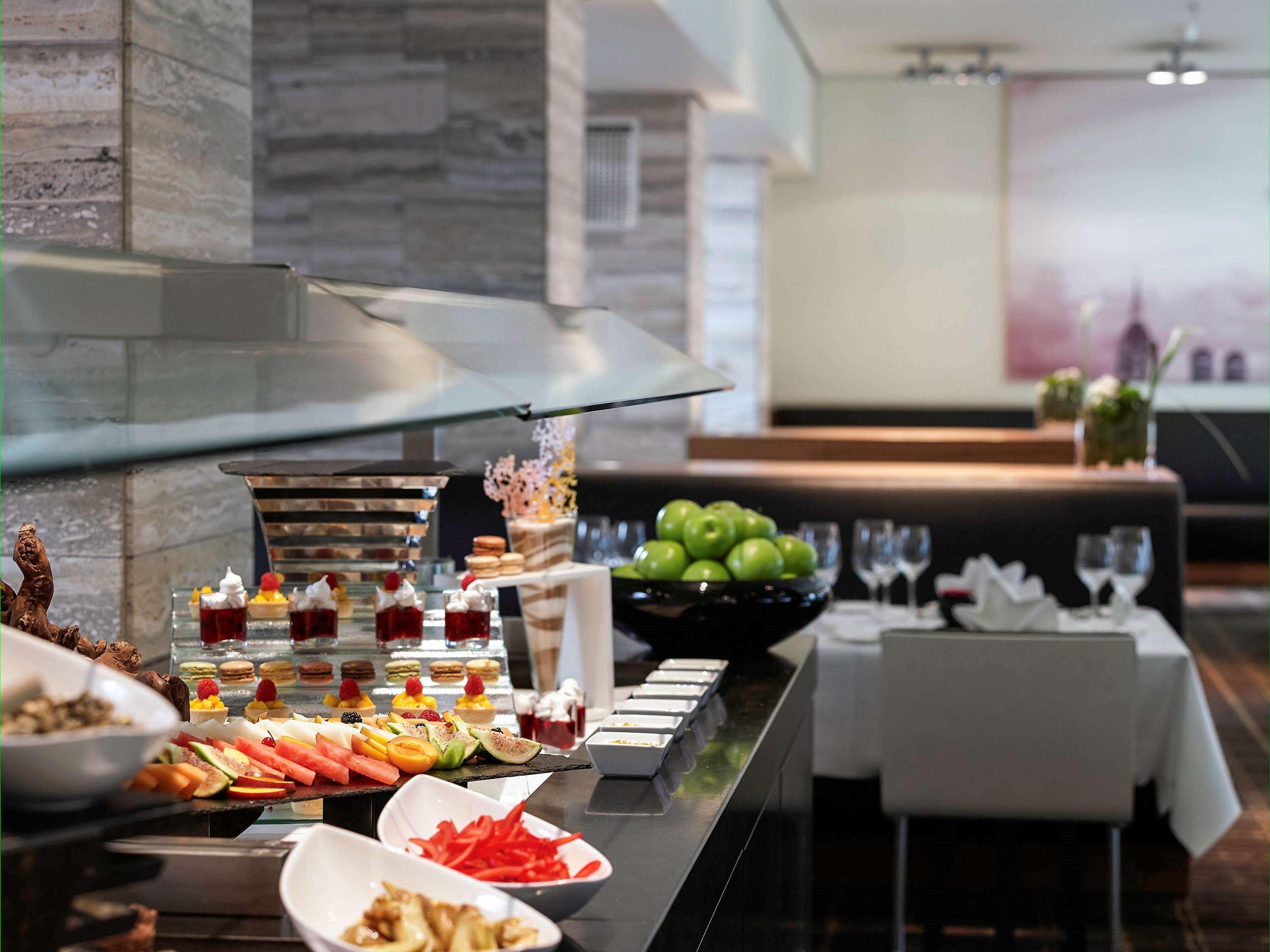 Sofitel Munich Bayerpost Hotel Ngoại thất bức ảnh The restaurant