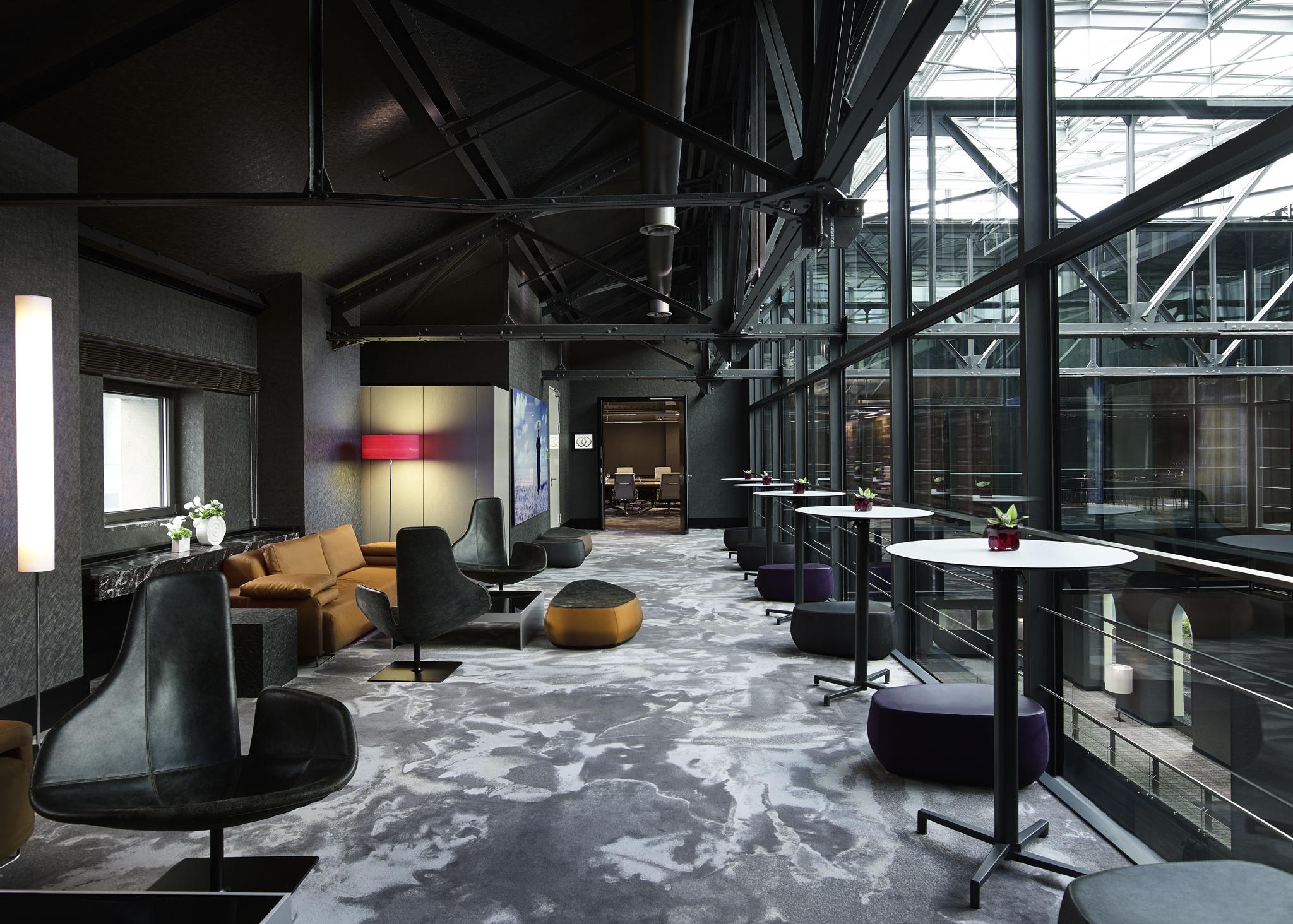 Sofitel Munich Bayerpost Hotel Ngoại thất bức ảnh The lounge at the airport