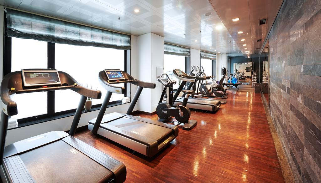 Sofitel Munich Bayerpost Hotel Ngoại thất bức ảnh The gym at the hotel