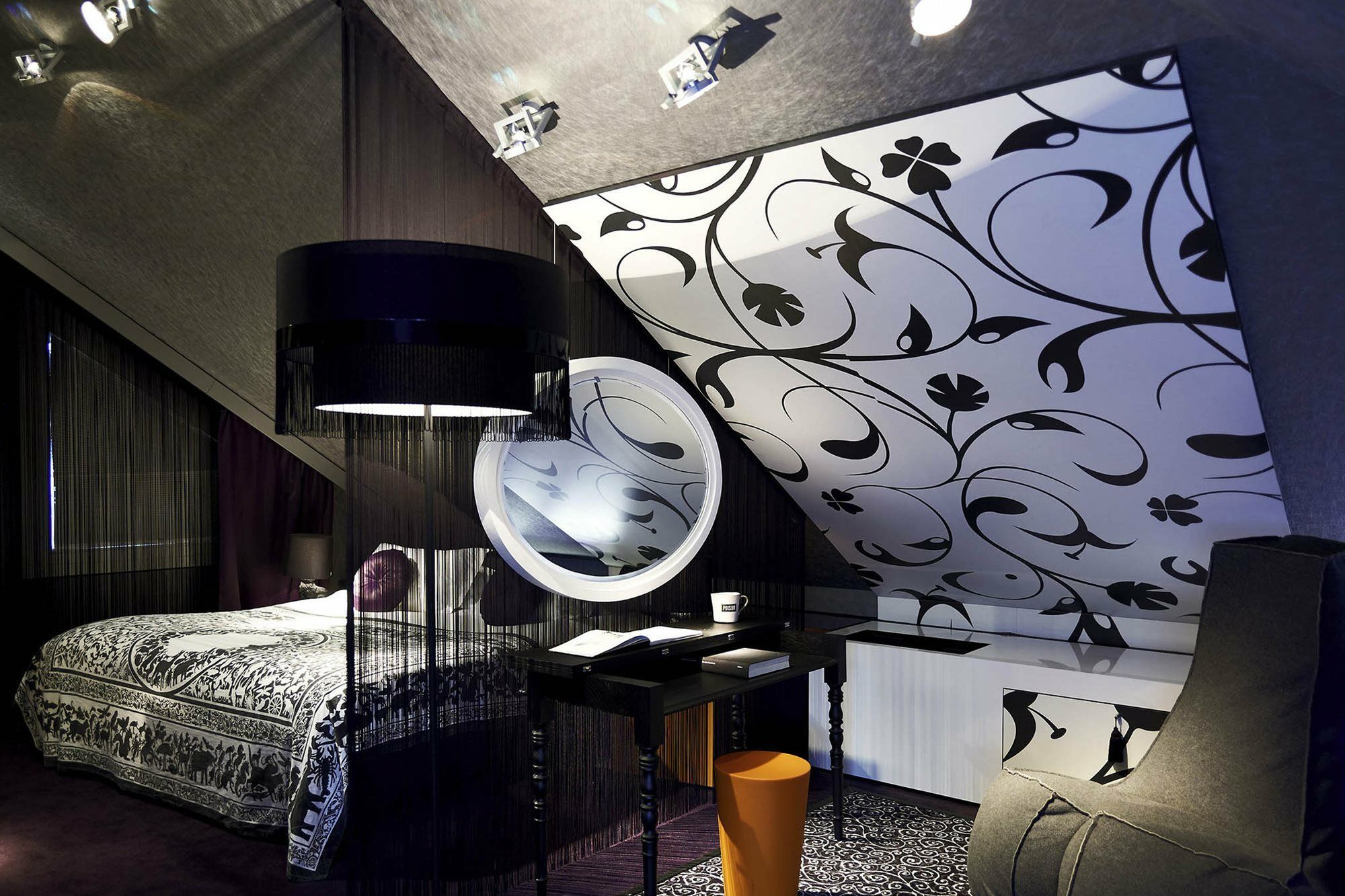 Sofitel Munich Bayerpost Hotel Ngoại thất bức ảnh The interior of the hotel